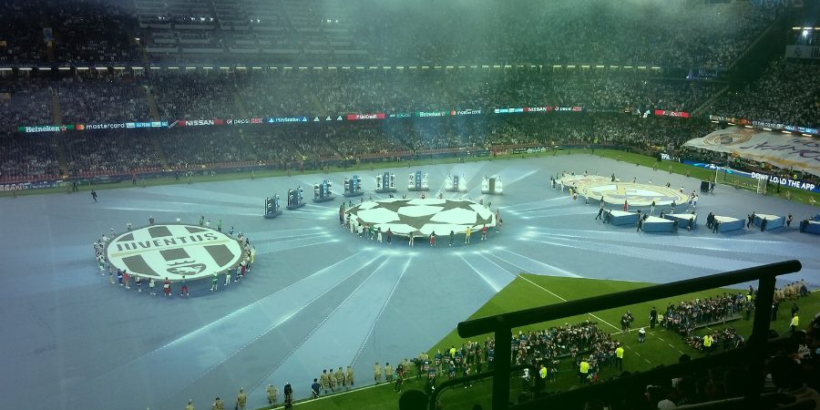 Espetáculo em campo de futebol